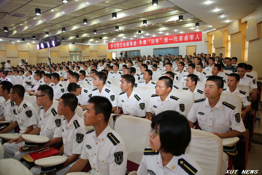 姜涛鲁朋飞烈士先进事迹报告会在我校举行